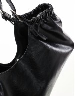 buckle detail ruched tote bag in black