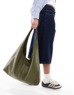 slouchy shopper bag in khaki